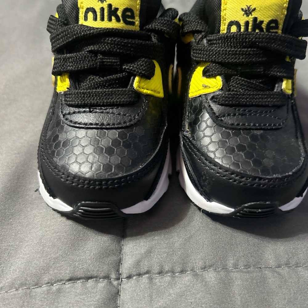 Nike Kids Black and Yellow Sneakers